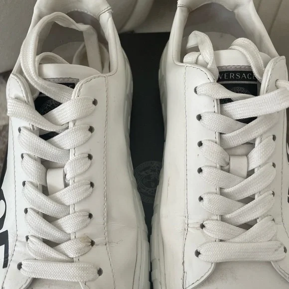 Versace, Men’s Logo Leather - Picture 4 of 11